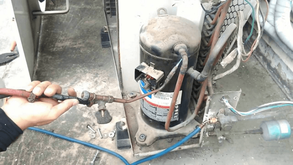Block máy lạnh bị hỏng