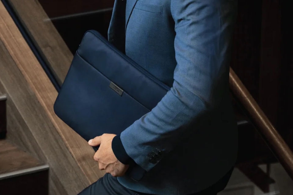 Túi chống sốc và balo: Combo không thể thiếu với hội đam mê MacBook 10