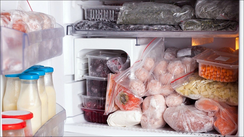 Tủ đông mini giúp cấp đông nhiều loại thực phẩm