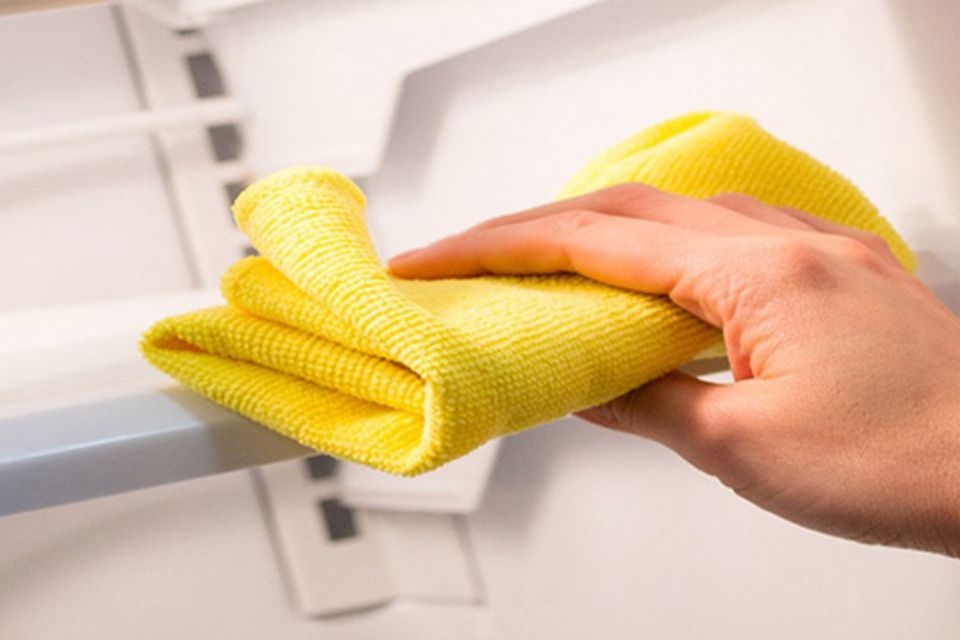 Khay nước phía sau tủ lạnh có tác dụng gì 7