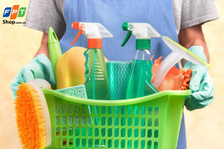 Trong chất tẩy rửa trung tính chống ăn mòn thường có những thành phần chính cơ bản giống nhau