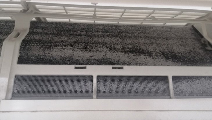 điều hòa có mùi khét 4