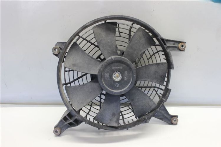 Quạt dàn nóng bị hỏng khiến máy lạnh không hoạt động