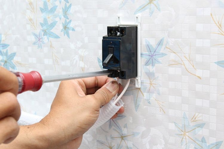 Kiểm tra, khắc phục lại nguồn điện không lên