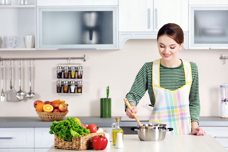 có nên lắp máy lạnh trong bếp 3