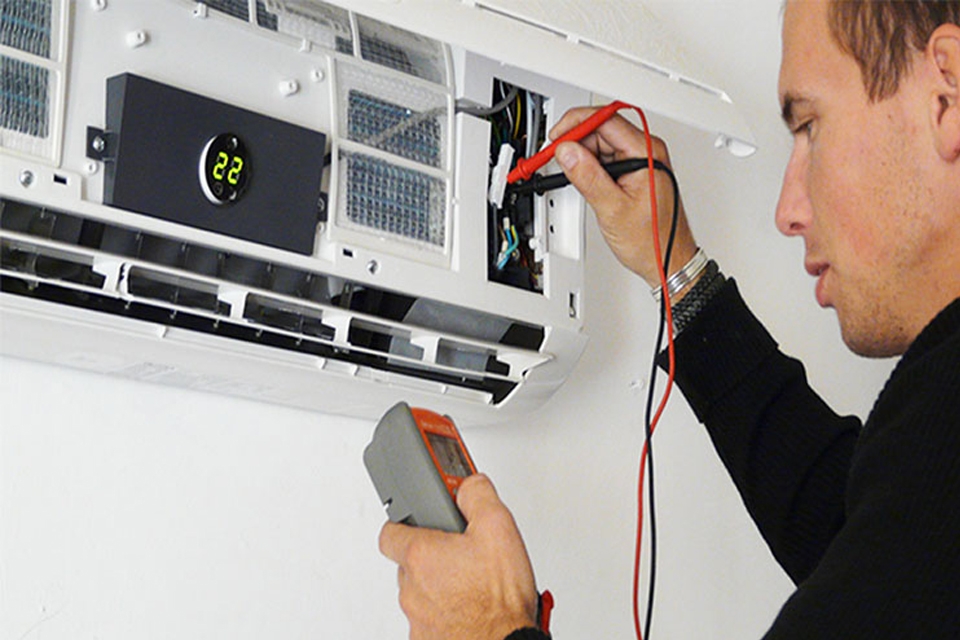 Dấu hiệu nhận biết bo mạch máy lạnh bị hư.