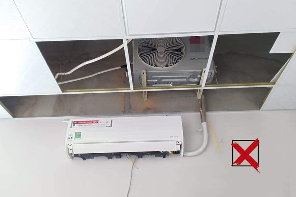 Máy lạnh được lắp đặt không đúng cách.