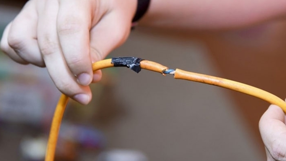 Dây điện nguồn máy lạnh không đảm bảo