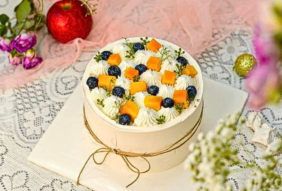 Mẫu bánh kem trang trí trái cây