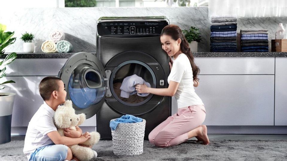 Máy giặt có hiện tượng rung lắc và kêu to khi vắt