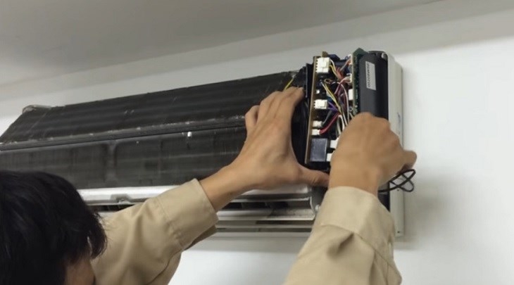 Lỗi F8 trên điều hòa Nagakawa liên quan đến cảm biến nhiệt độ trên dàn lạnh