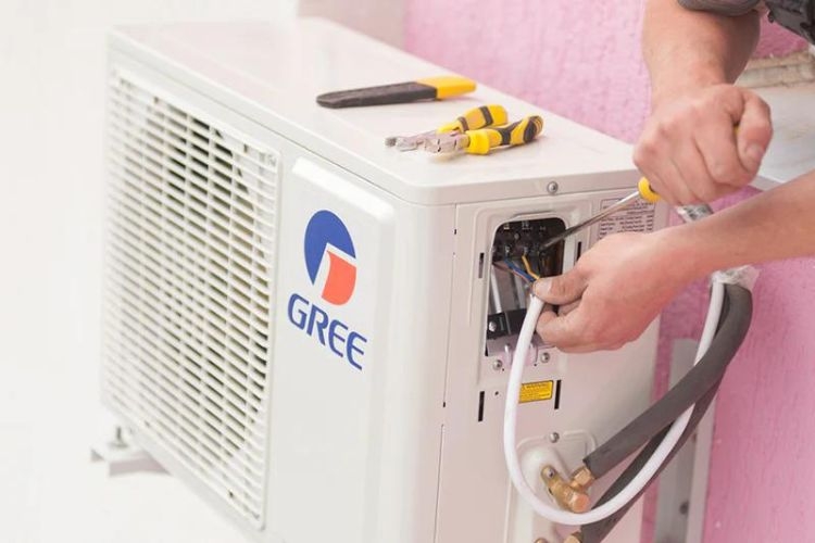 Nên kiểm tra dây cáp kết nối cảm biến giữa dàn nóng và lạnh