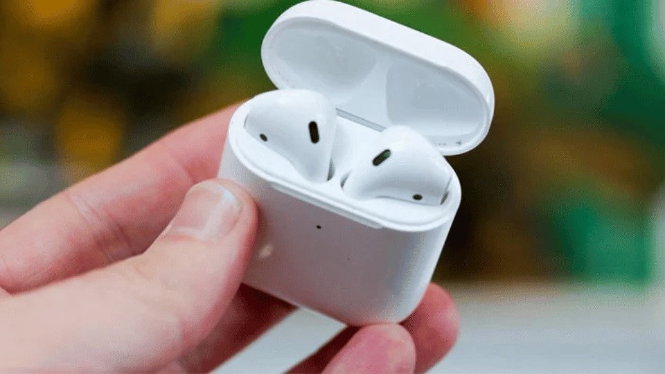 Đảm bảo rằng đã mở nắp hộp sạc Airpods