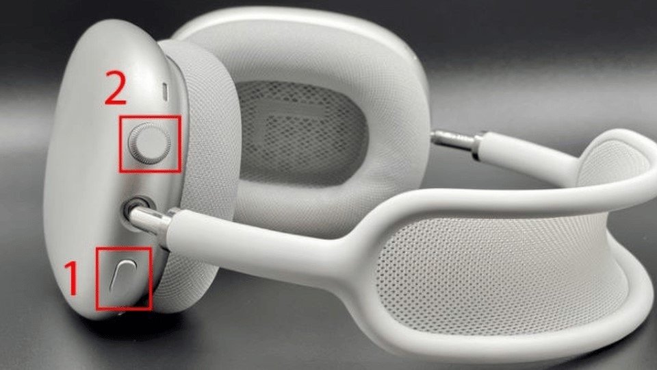 Với Airpods Max