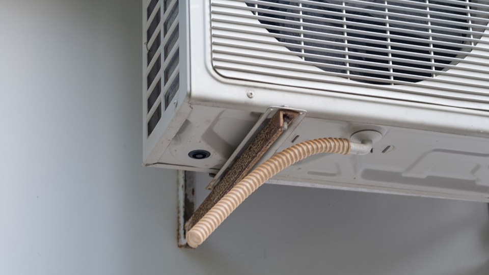 Ống thoát nước giúp loại bỏ nước thải khỏi điều hoà