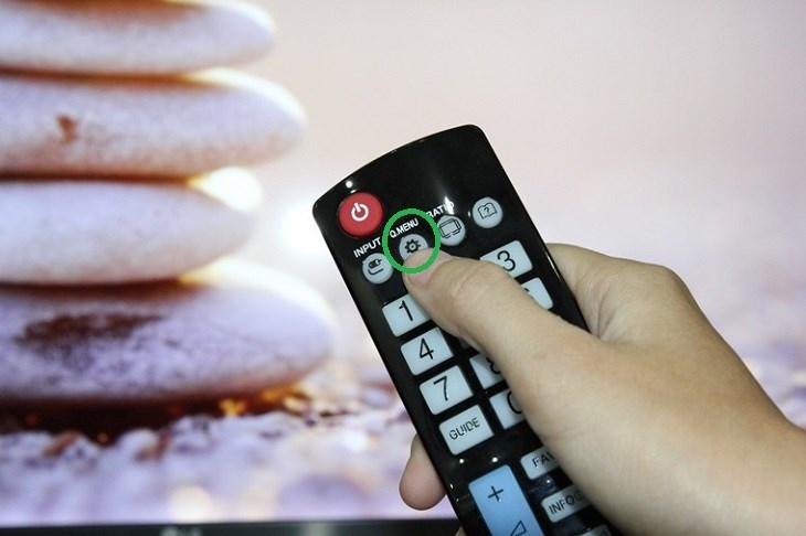 Vào Menu trên Smart tivi LG