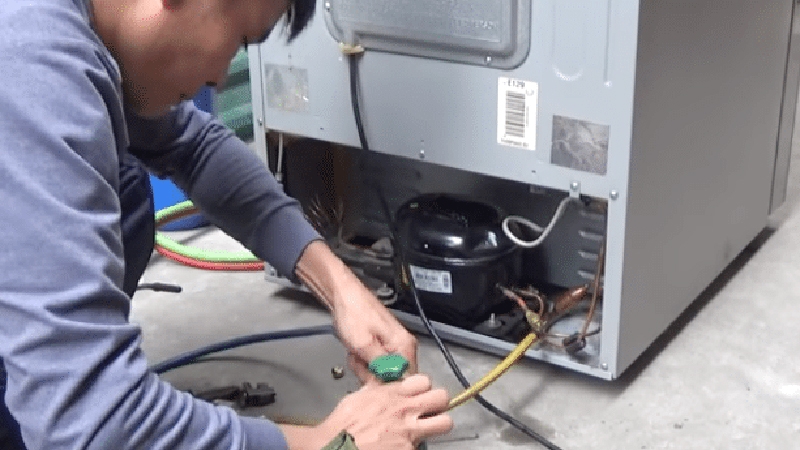 Thay bình gas mới