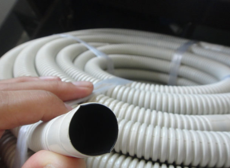 Do rỉ, nhiễu nước từ ống thoát nước