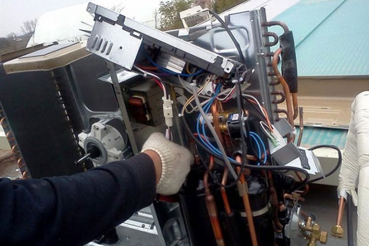 Sửa chữa cảm biến nhiệt điều hòa Daikin