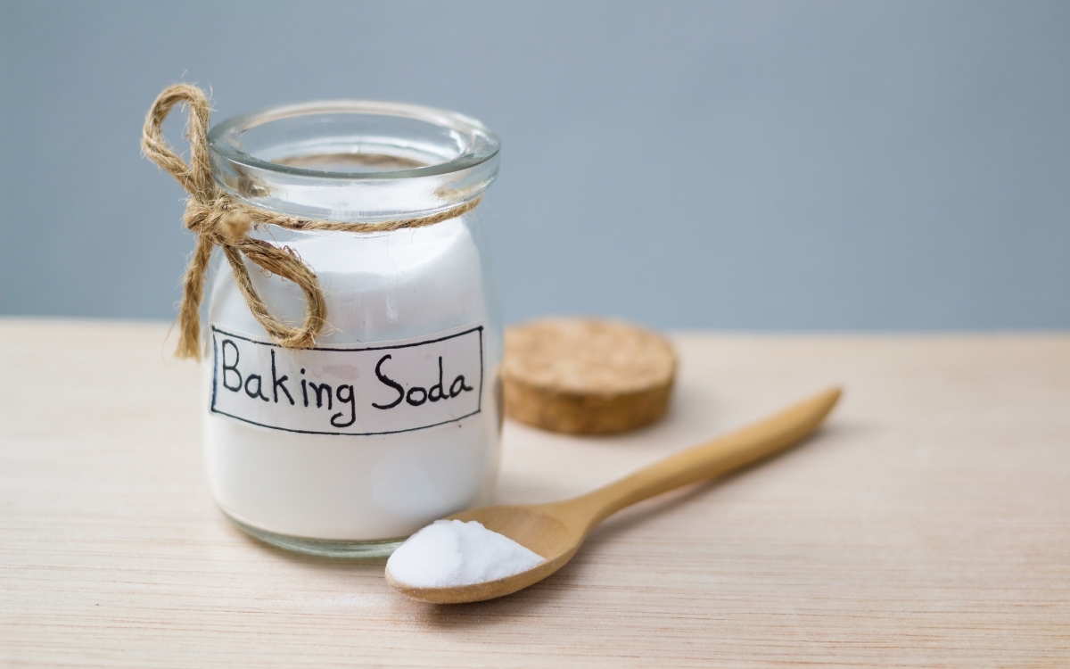 Cách làm sáng bạc bằng bột baking soda
