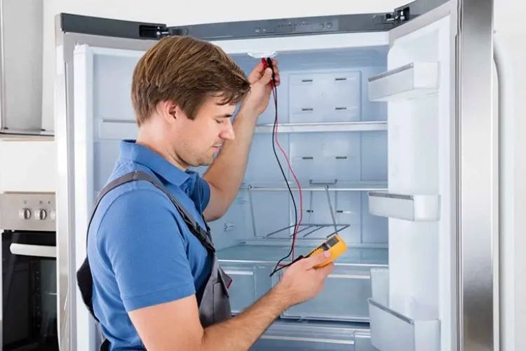 Bảo dưỡng, vệ sinh tủ lạnh Hitachi thường xuyên để hạn chế các tình trạng xấu