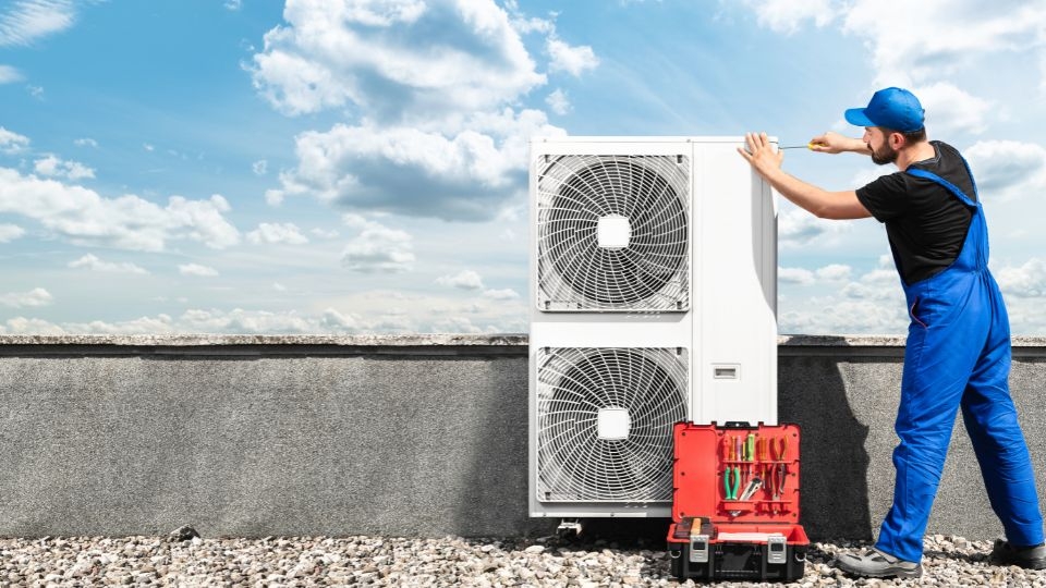 Những điều cần lưu ý khi khắc phục lỗi E0 điều hòa Daikin
