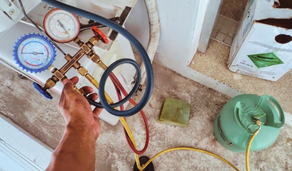 Cách nạp gas R22 cho máy lạnh như thế nào là đúng và an toàn? Lưu ý khi nạp gas 4