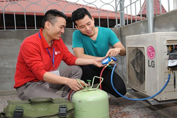 Sửa chữa điều hòa LG nháy đèn nguồn do xì gas, hết gas lạnh