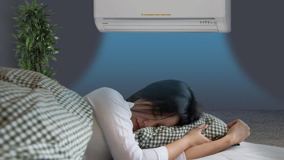 Quan tâm đến chế độ điều hoà khi ngủ là việc làm cần thiết tránh cảm lạnh do nằm điều hoà