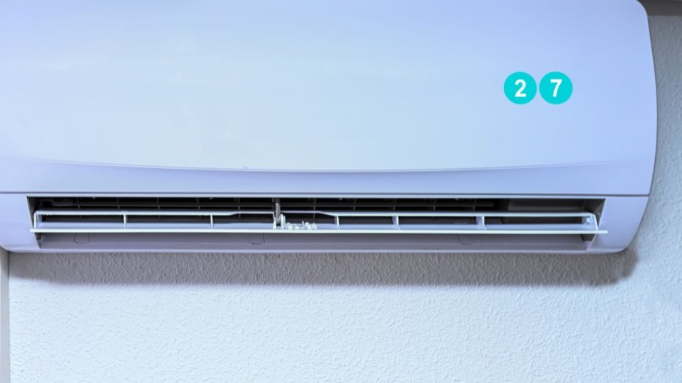 Vào mùa hè, buổi tối ngủ nên để chế độ điều hoà 27-28 độ C