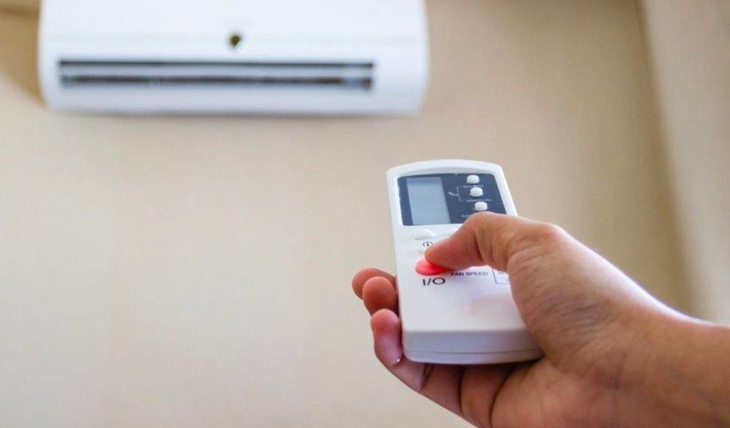 Cách khắc phục các lỗi thường gặp ở remote máy lạnh và mẹo không cần dùng điều khiển 3