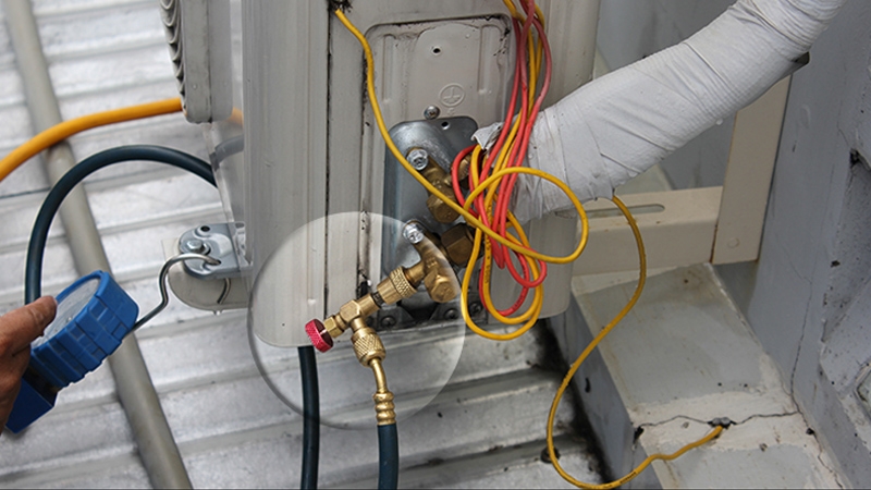 Cách vệ sinh cục nóng lạnh máy lạnh để duy trì hiệu suất và tuổi thọ của thiết bị 7