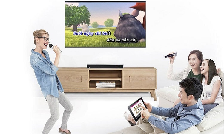Hát karaoke trên Android tivi dễ dàng, thuận tiện
