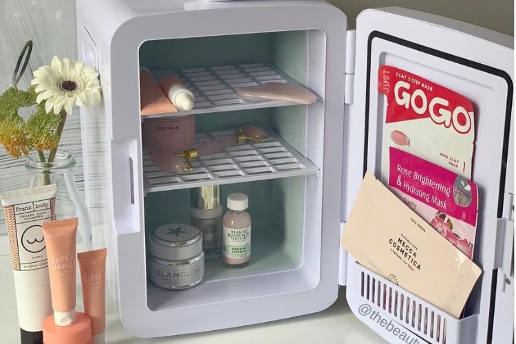 Những lưu ý khi sử dụng tủ lạnh mini đựng mỹ phẩm