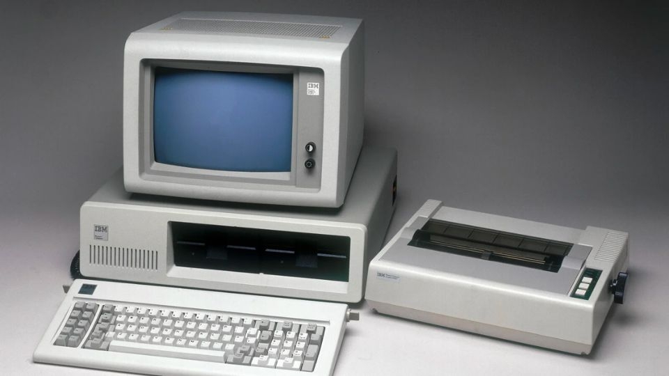 Chiếc IBM PC được bày bán vào ngày 12/8/1981