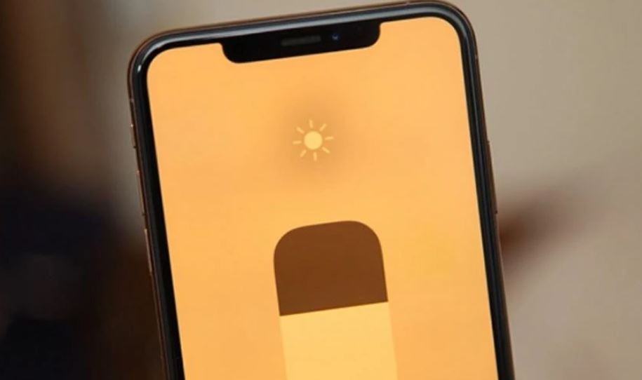 màn hình iPhone bị vàng 2