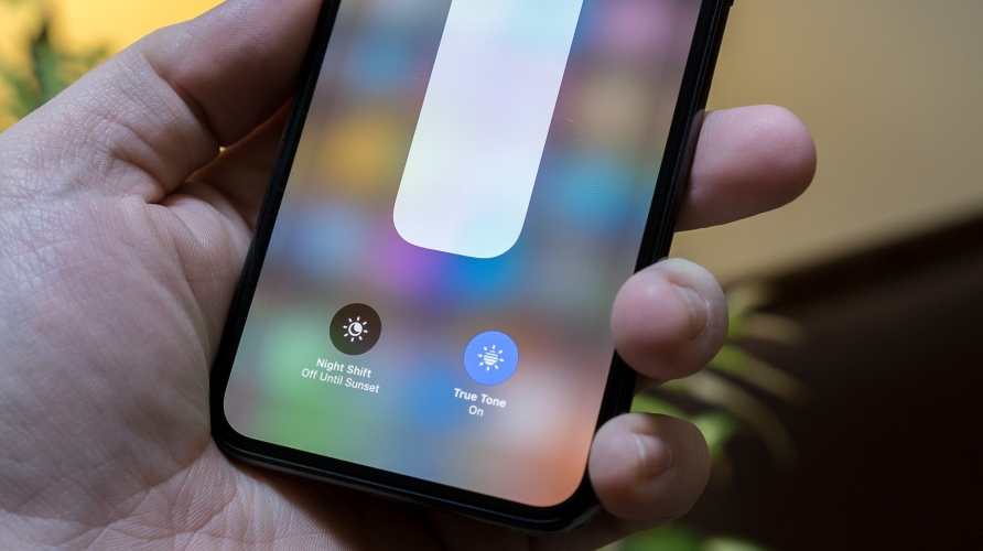 màn hình iPhone bị vàng 3