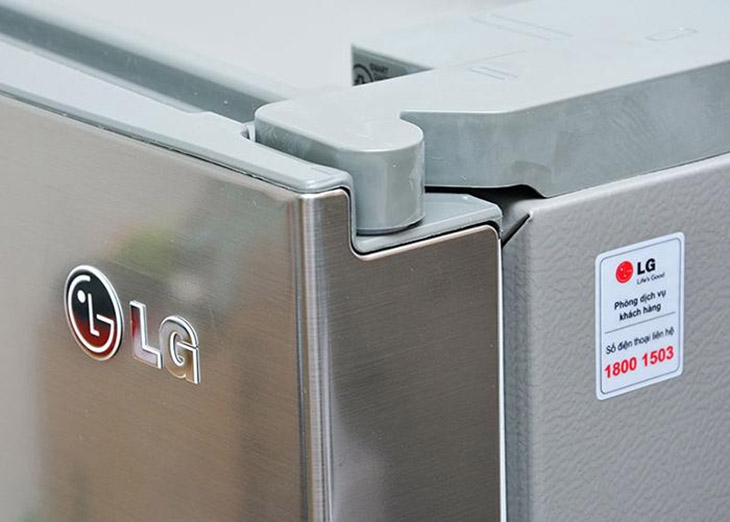 Bản lề cửa tủ lạnh bị lệch