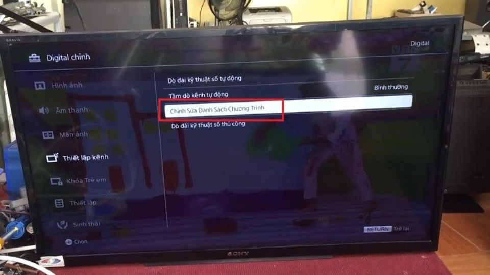 Nhập số kênh bạn muốn chuyển sang vị trí mới, rồi bấm OK.