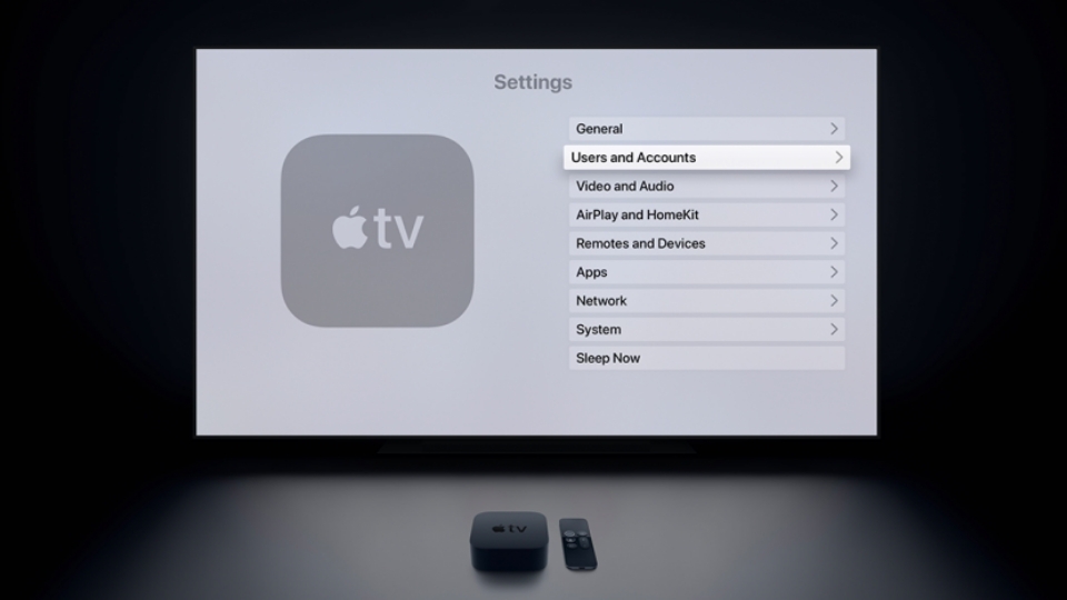 Sử dụng mục Users and Accounts để tìm Apple ID