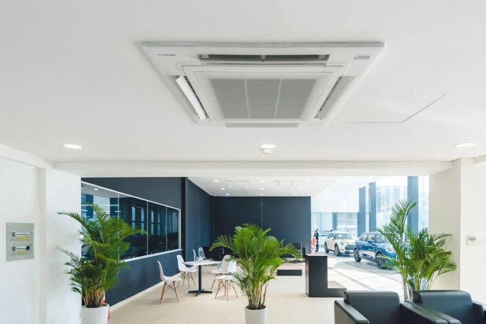 Điều hòa thương mại tiết kiệm không gian