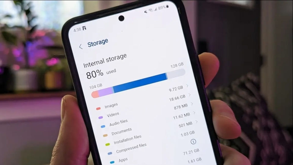 Kiểm tra dung lượng lưu trữ còn lại xem có đủ để tải ứng dụng hay không