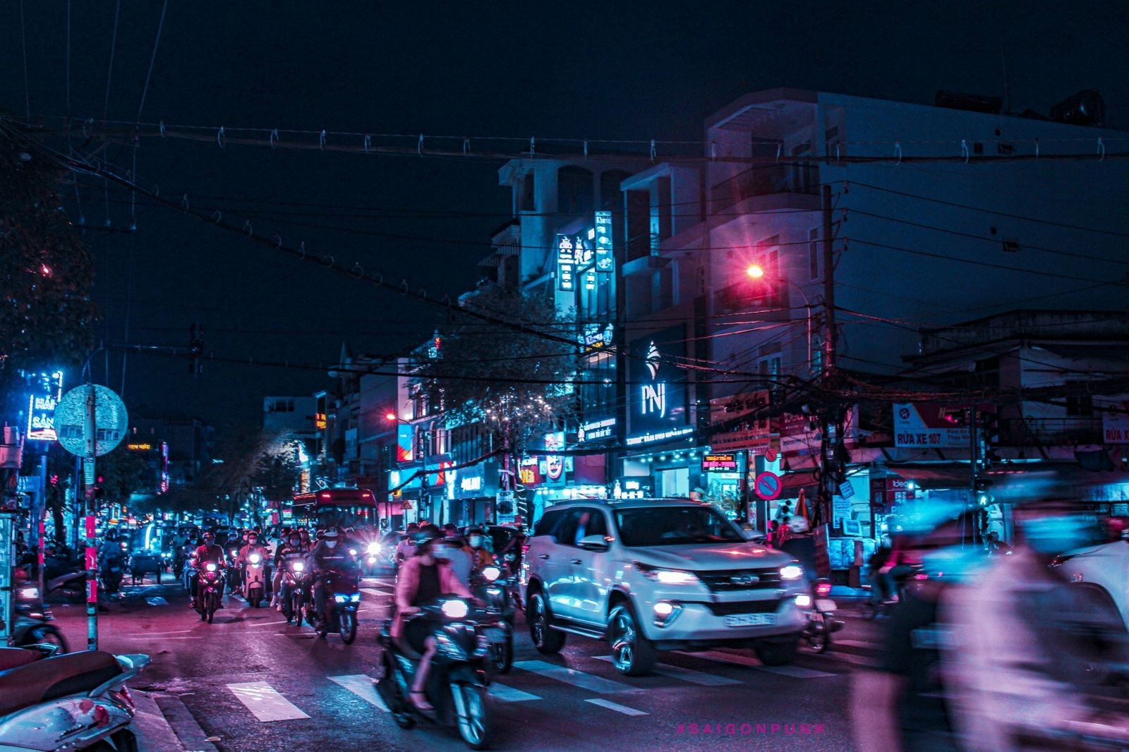 Tạo dáng chụp ảnh ban đêm - hình 3