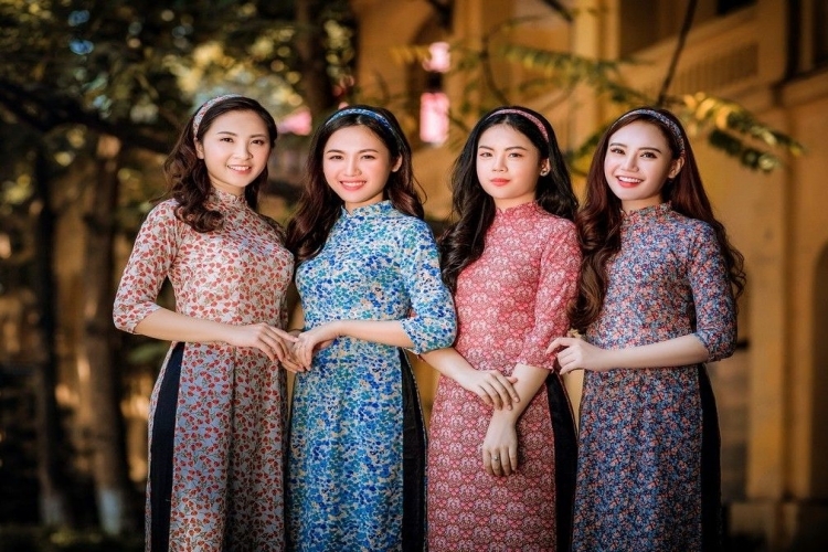 Cách tạo dáng chụp ảnh áo dài cực xinh cho nàng đẹp lung linh - Hình 12