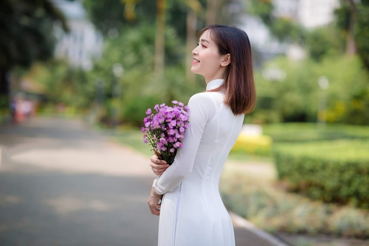Cách tạo dáng chụp ảnh áo dài cực xinh cho nàng đẹp lung linh - Hình 18