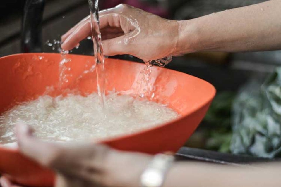 Để nồi cơm điện ở chế độ hâm qua đêm có tốn điện không 2