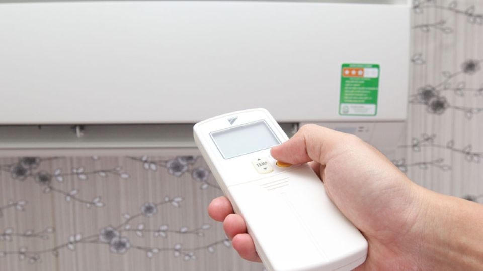 Sử dụng nút On timer và Off timer để hẹn giờ bật tắt điều hoà