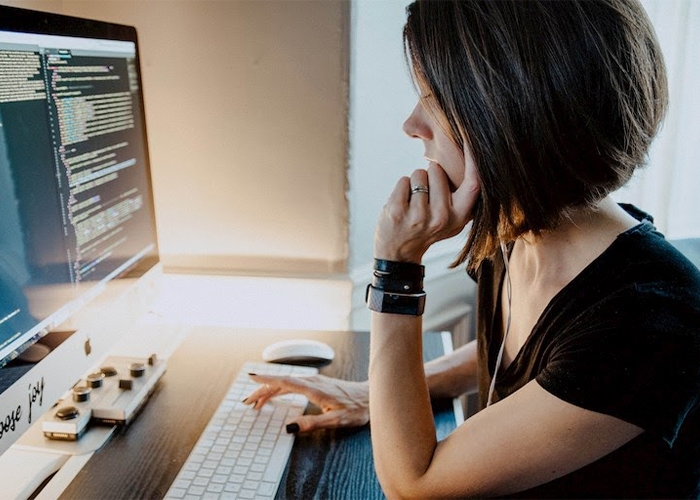 Lỗi cú pháp Syntax Error trong ngôn ngữ lập trình