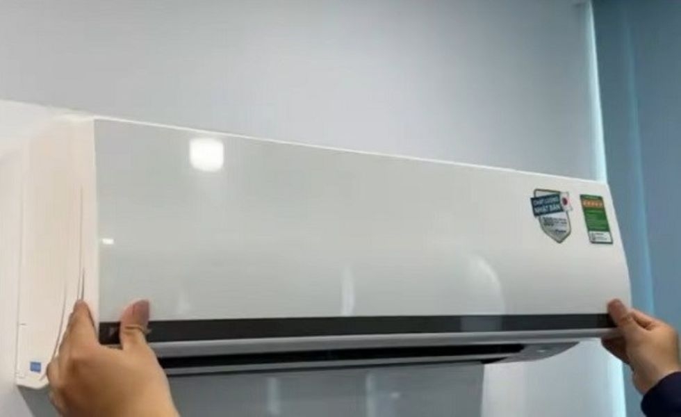 Mở nắp mặt nạ dàn lạnh