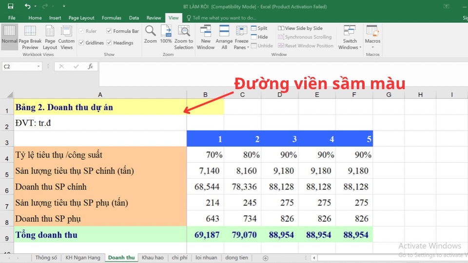 Chọn thẻ View -> chọn vào Freeze Panes -> nhấn Freeze Panes